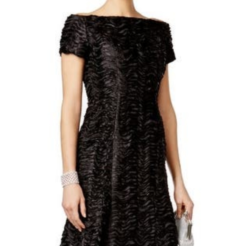NWT, B Michael America Red Collection Textured Gown - Picture 4 of 16